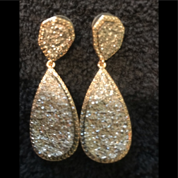 Earrings - Picture 4 of 4